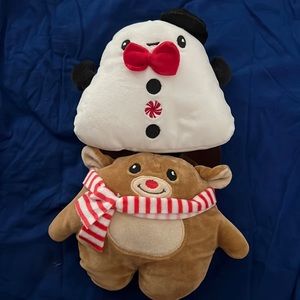 2 piece Christmas plush bundle